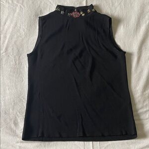 Black Flower Collar Sleeveless Top